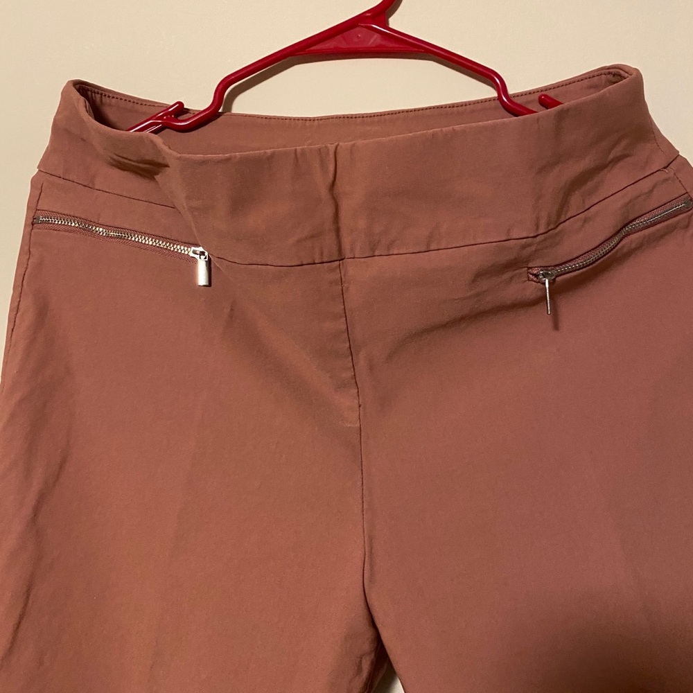 Dusty rose pull on slacks. With zippers. Like New!
